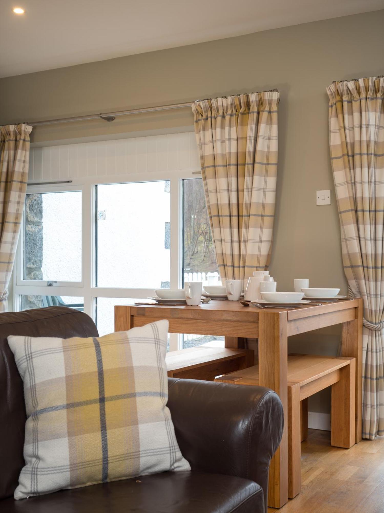 Highland Holiday Cottages ニュートンモア 部屋 写真