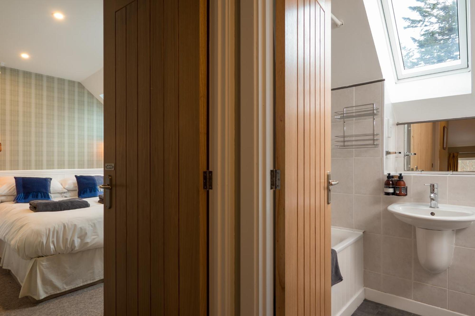 Highland Holiday Cottages ニュートンモア 部屋 写真