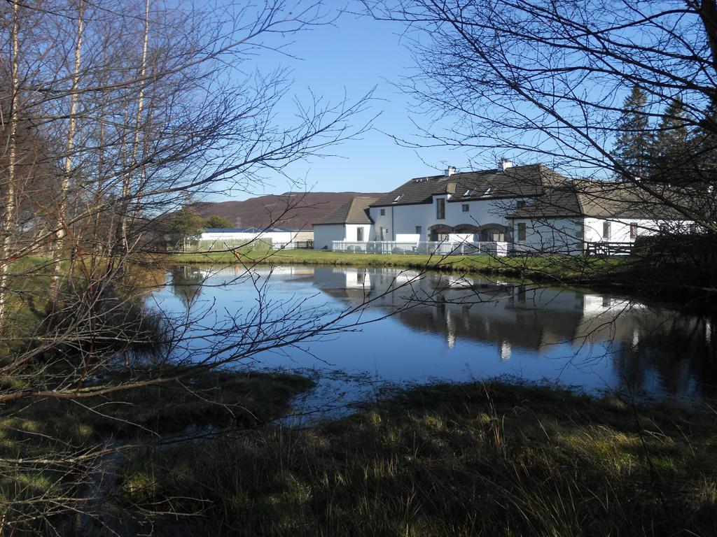 Highland Holiday Cottages ニュートンモア エクステリア 写真